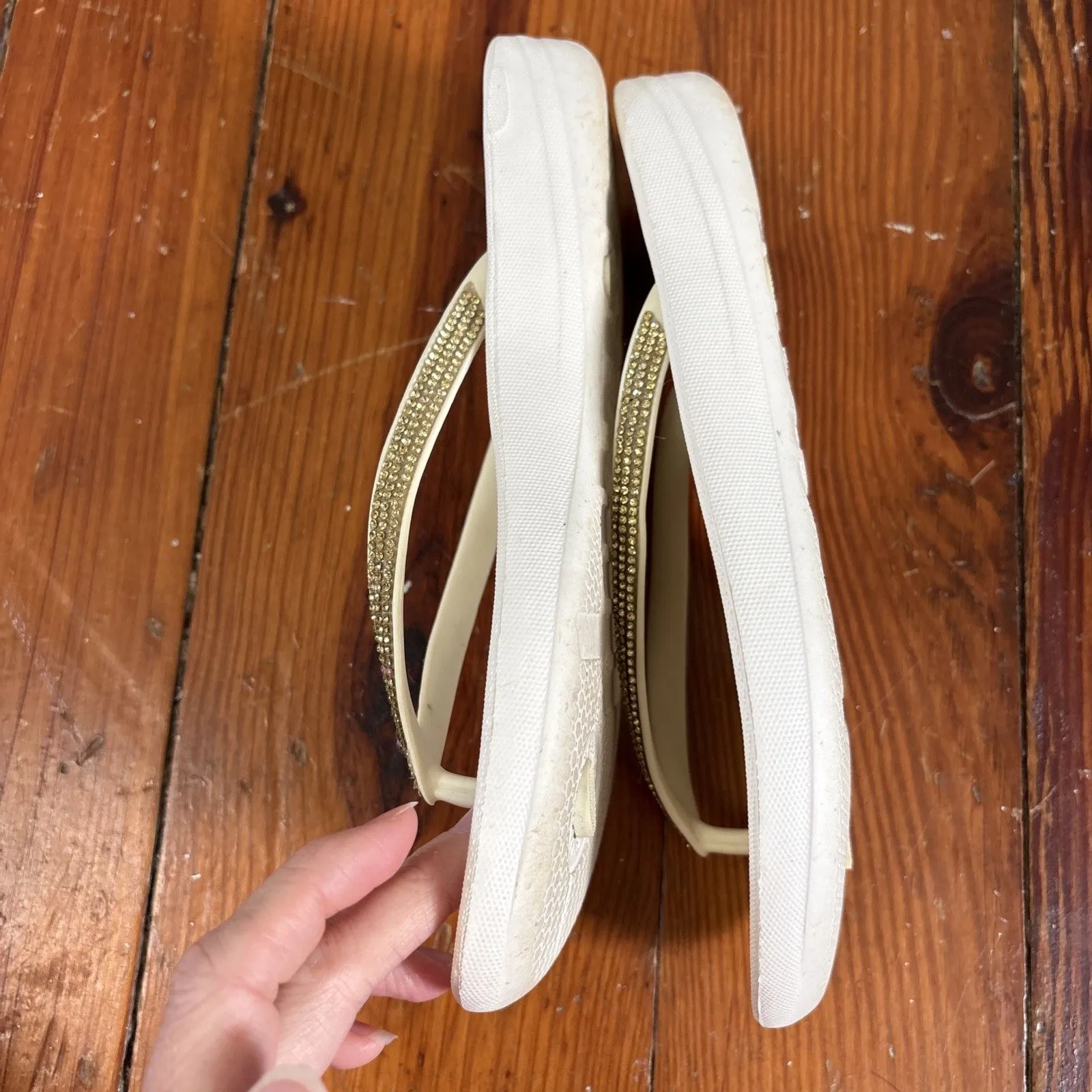 FitFlop Sandals Women Size 6 Flip Flop Beige Ombre Sparkle Slipper Gold White - Image 2