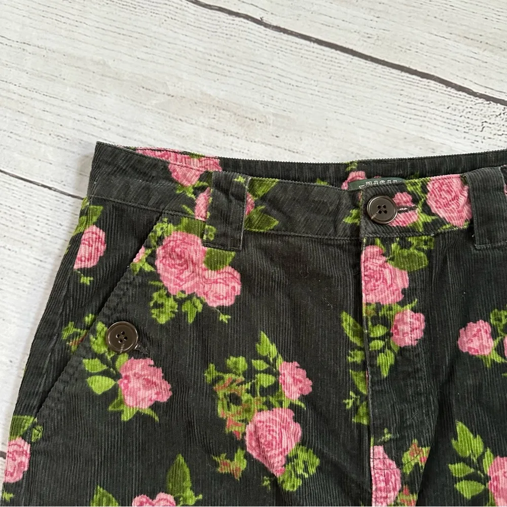 Wild Fable Women's High Rise Black Floral Corduroy Mini Skirt Size 4 - Image 3