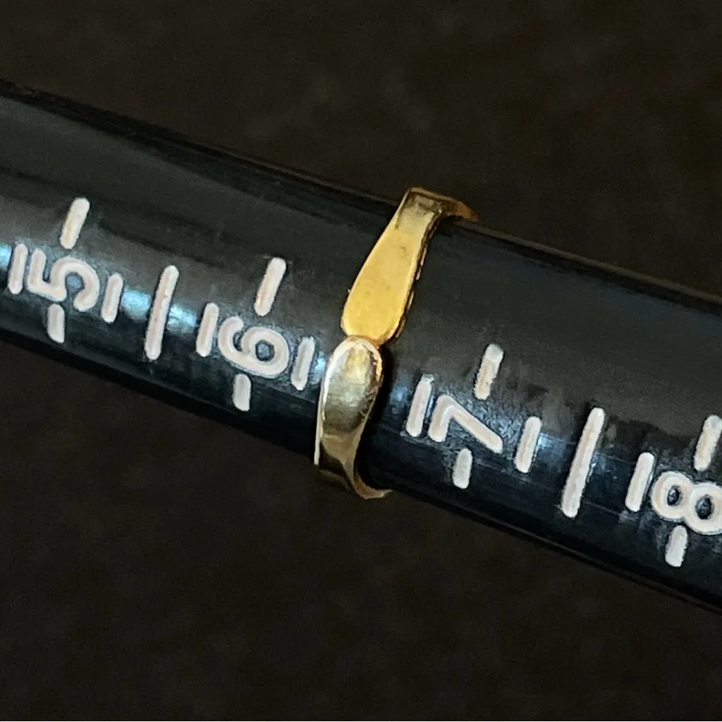 Vintage Damascene Oval Black and Gold Adjustable Ring - Image 7