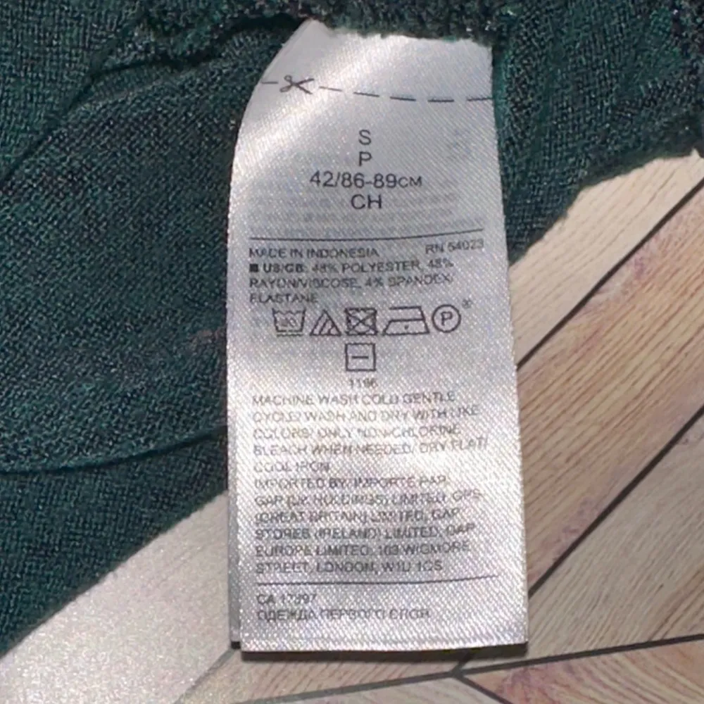 Banana Republic Luxespun Green Long Sleeve Womens Size Small - Image 4