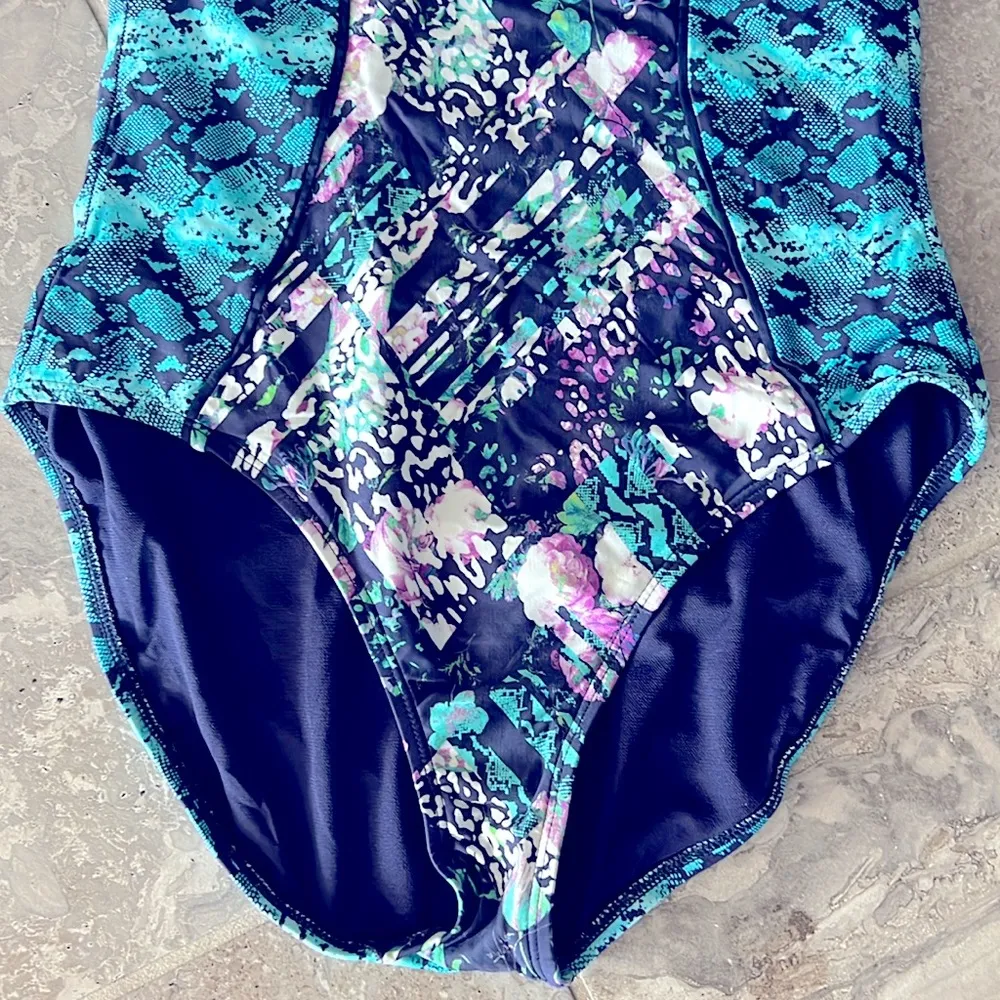 Kenneth Cole One Piece Swimsuit w/Removable Strap, Size L - Image 3