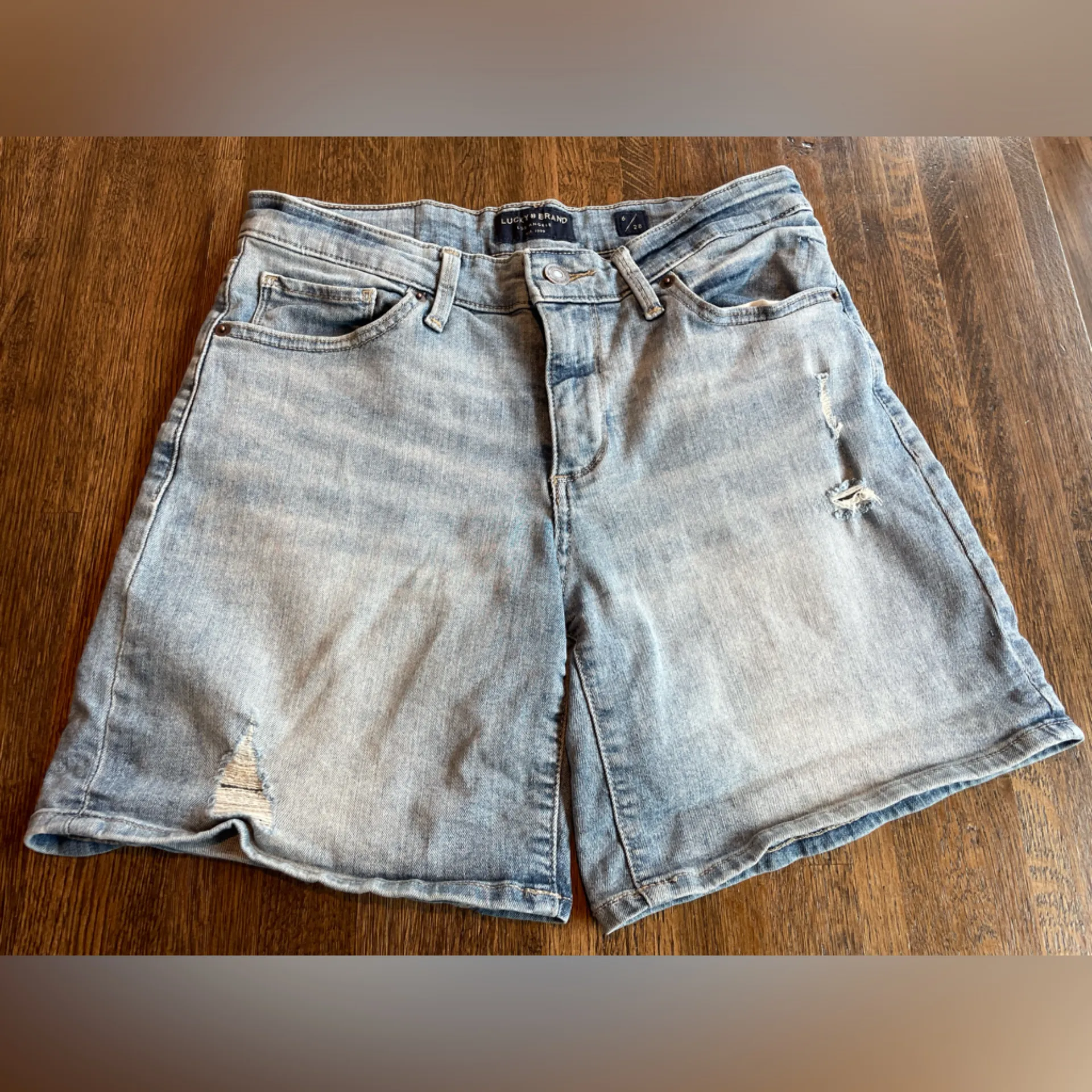 Lucky Brand The Roll Up Shorts - size 6/28 - Image 5