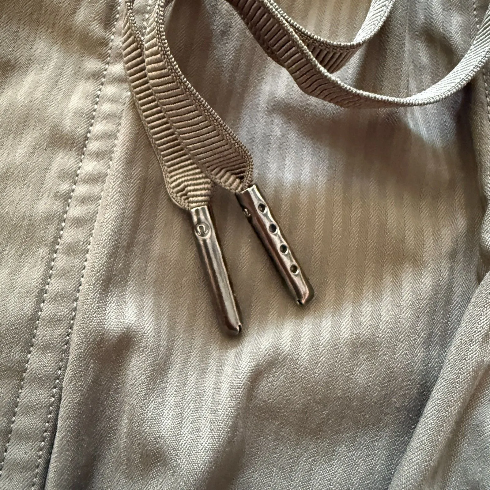 Lululemon Dance Studio High-Rise Short 3.5" Size 4 - Image 5