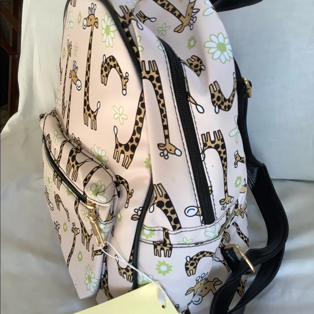 💥HP 💥 🆕 BEIGE GIRAFFE MINI BACKPACK GIFT 🦒 Tan - Image 2