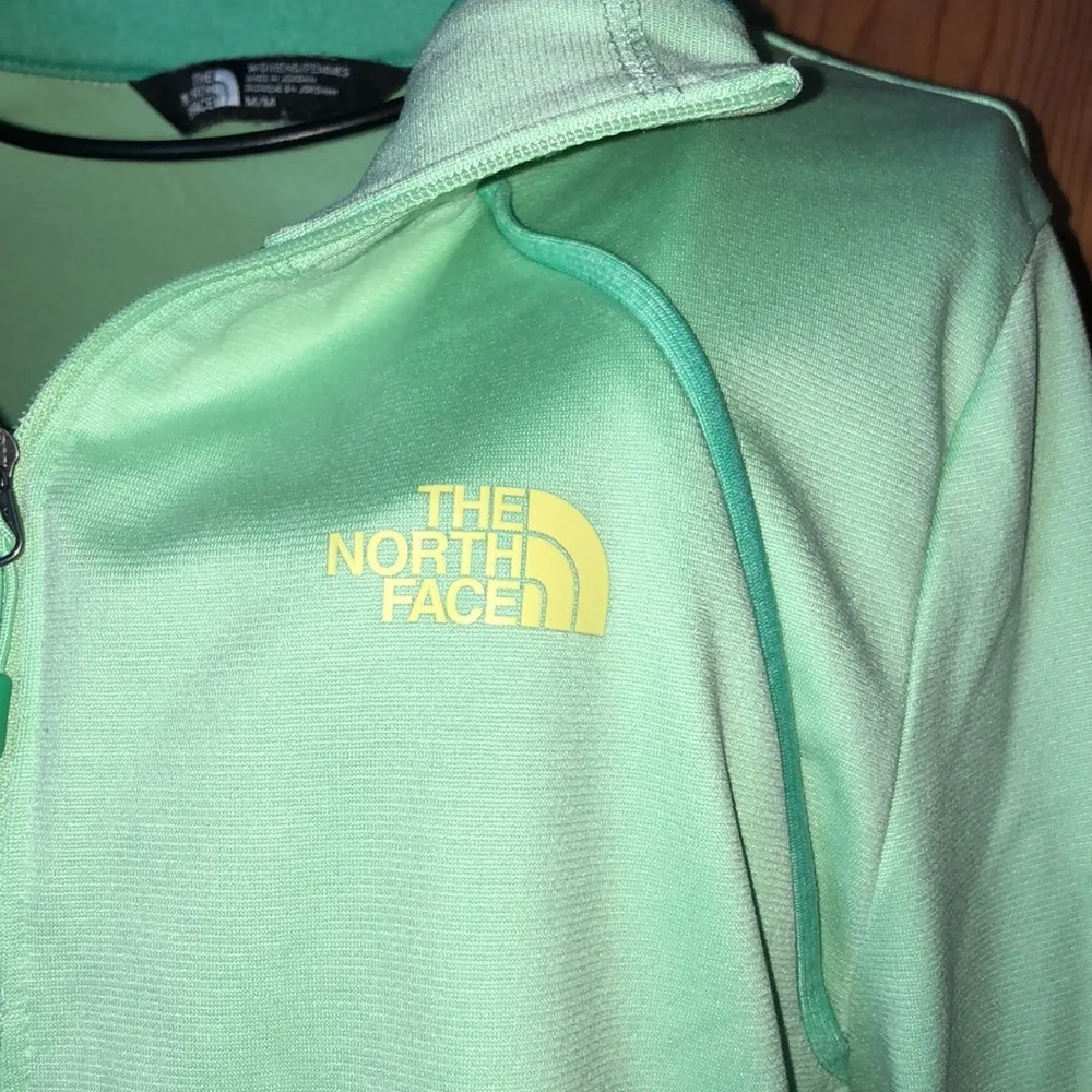 The north face neon green/blue quarter zip sweatshirt size medium Outdoors​ - Image 2