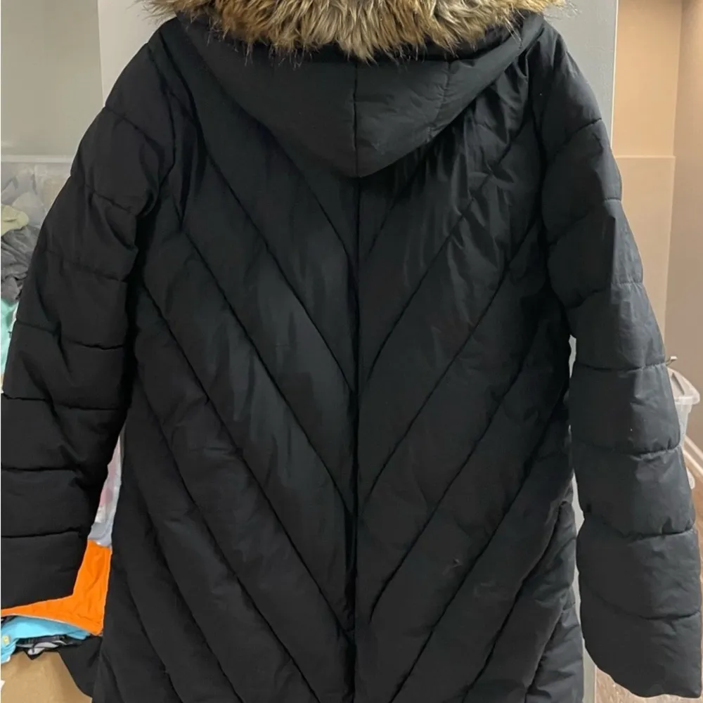 New without Tags Maurice’s Women’s Puffer Hooded Zip Up Jacket Large - Image 6