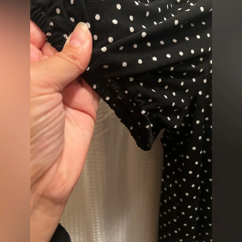 Polka Dot Top with Ruffle Detail, Gingham Shoulder Ties, Short Sleeve, Sz Large - Image 6