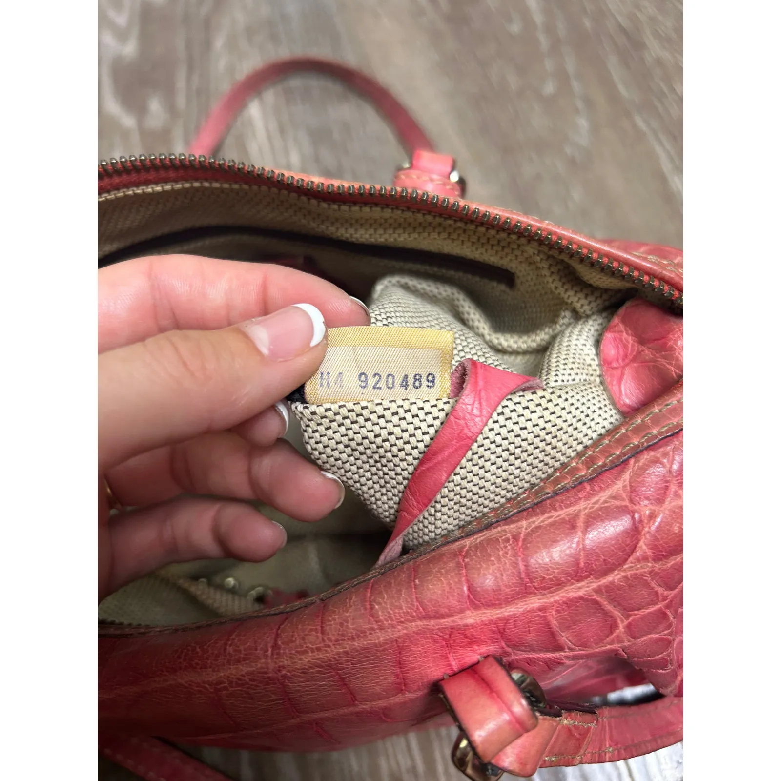 Dooney & Bourke Vintage Baguette Shoulder Bag Pink Alligator - Image 9