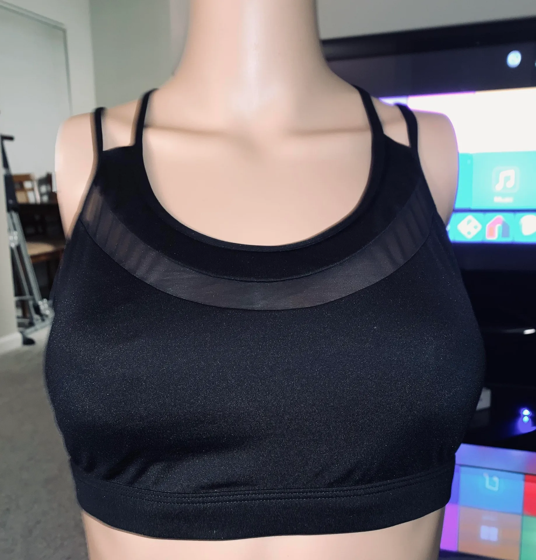 Victory Secret Strappy Mesh Trim Sport Bra - Image 4