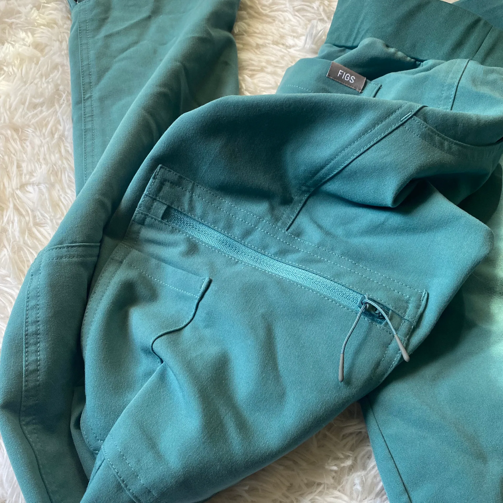 FIGS scrubs pants - Image 4