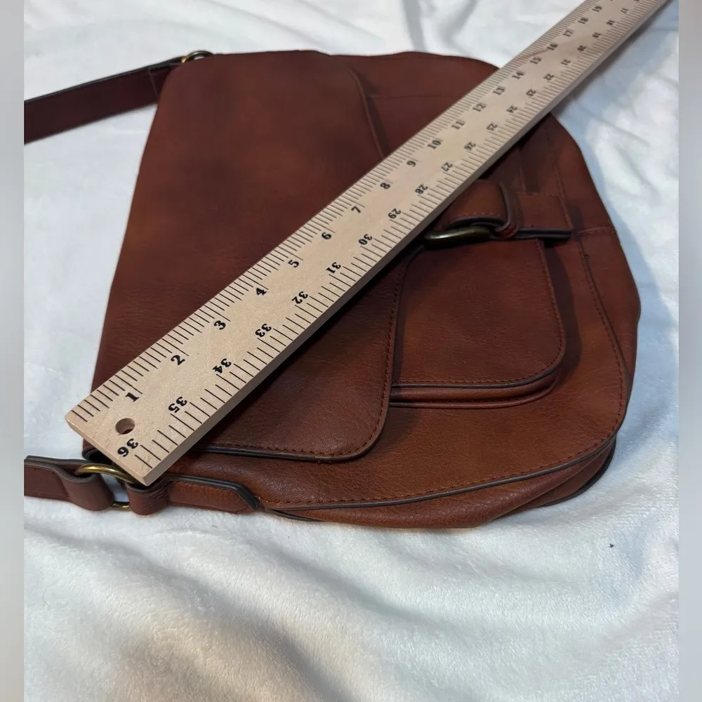 Universal Threads Tan Saddle Purse Like New!! - Image 8