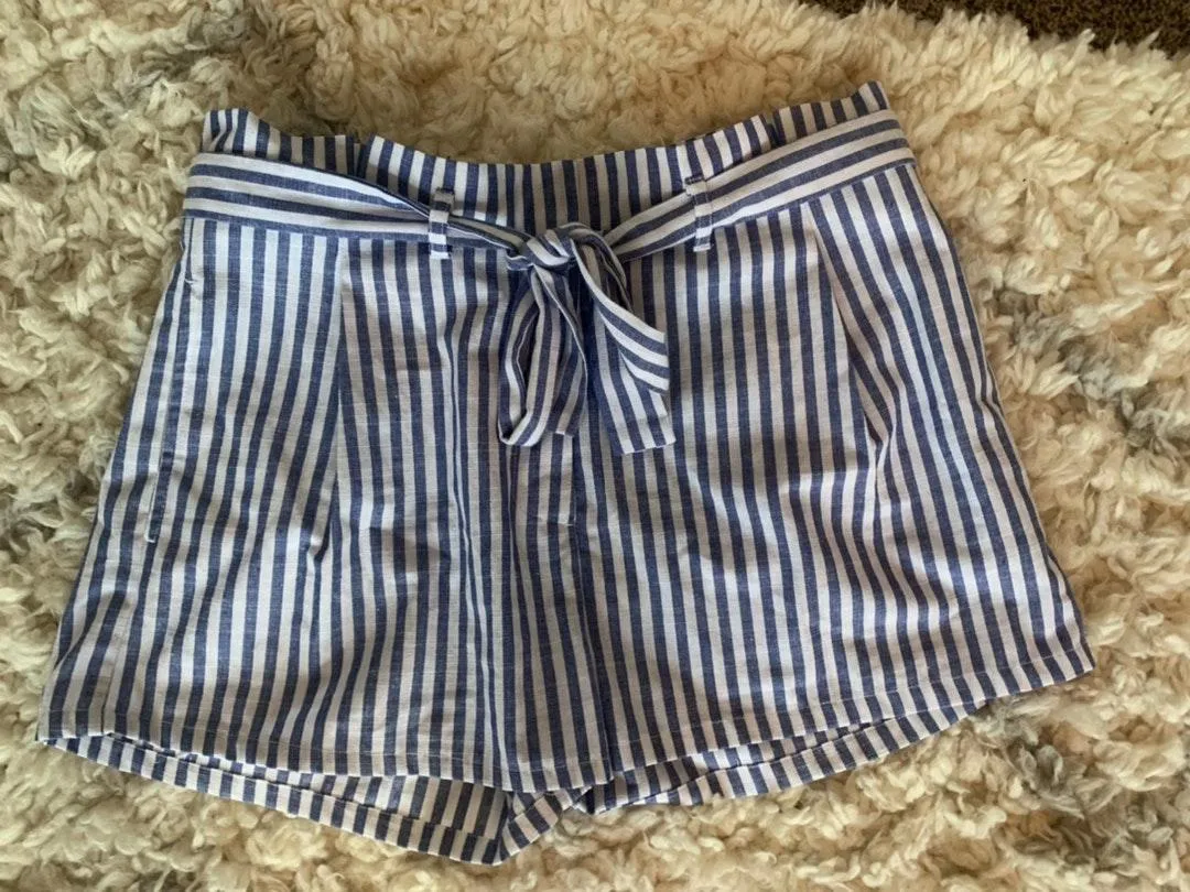 Striped High Waisted Shorts Size M - Image 3