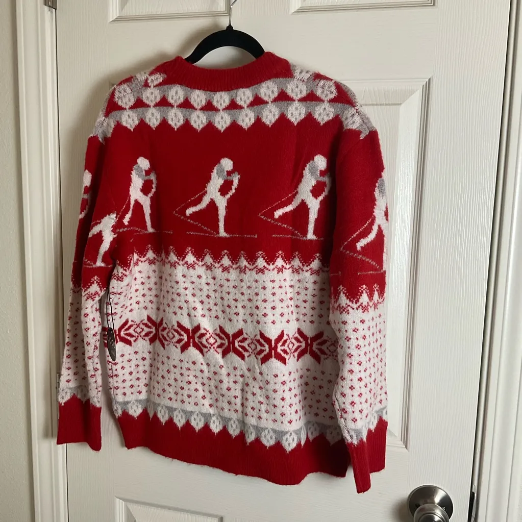 COCOBLEU WOMAN’S SKI SNOWFLAKE
CHRISTMAS COZY SWEATER Size medium Red - Image 10