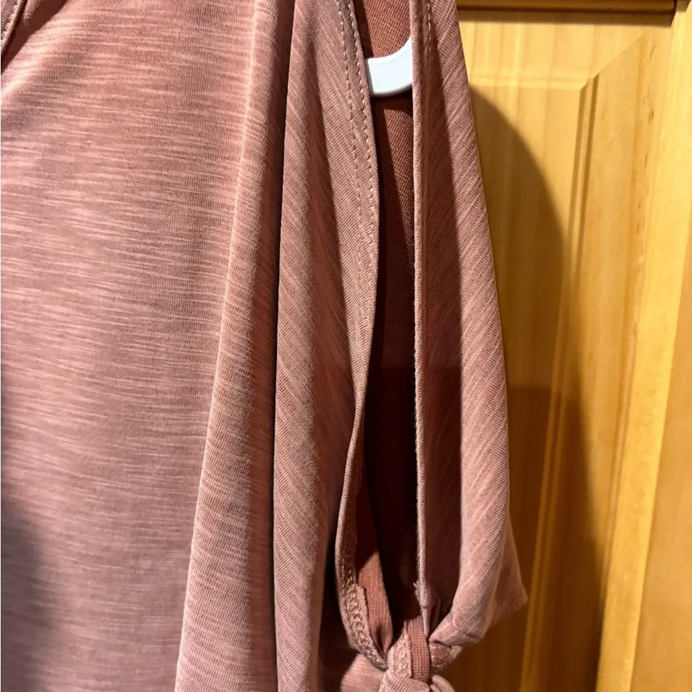 Green Envelope cold shoulder v - Image 4