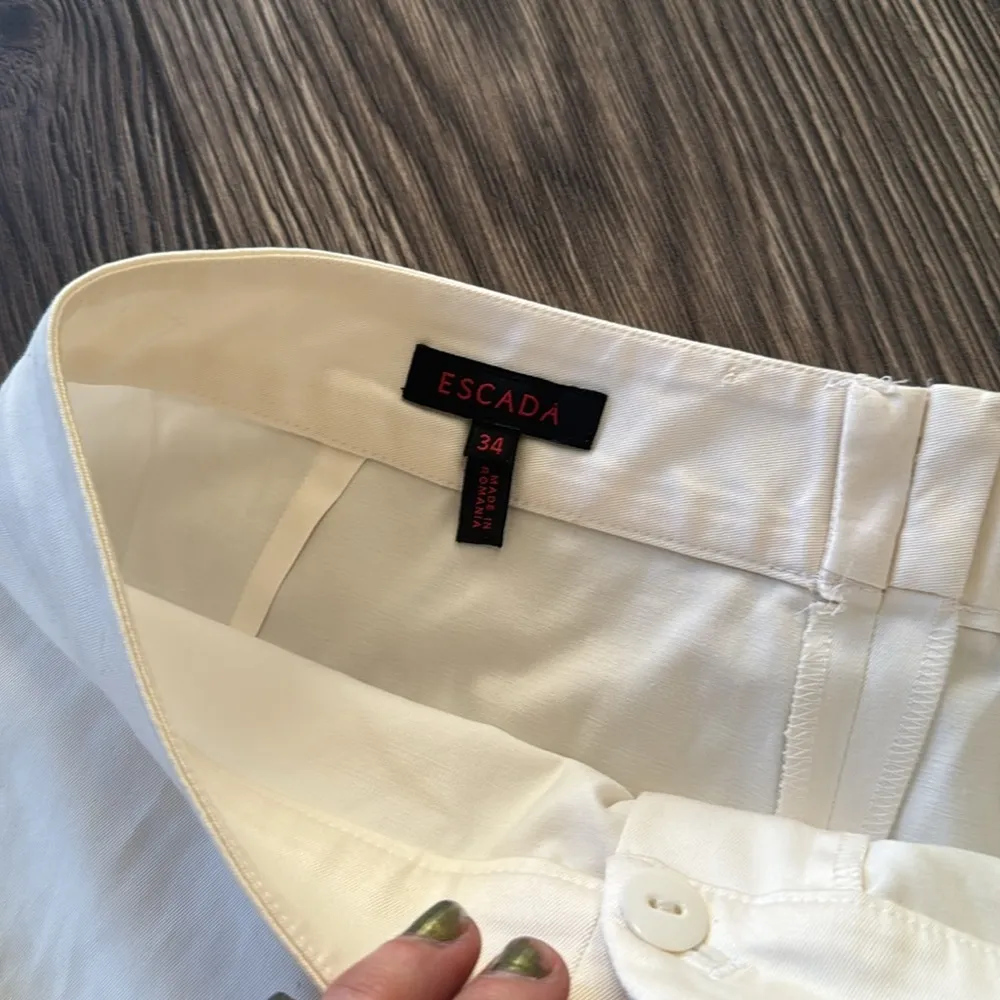 Escada Off - Image 5