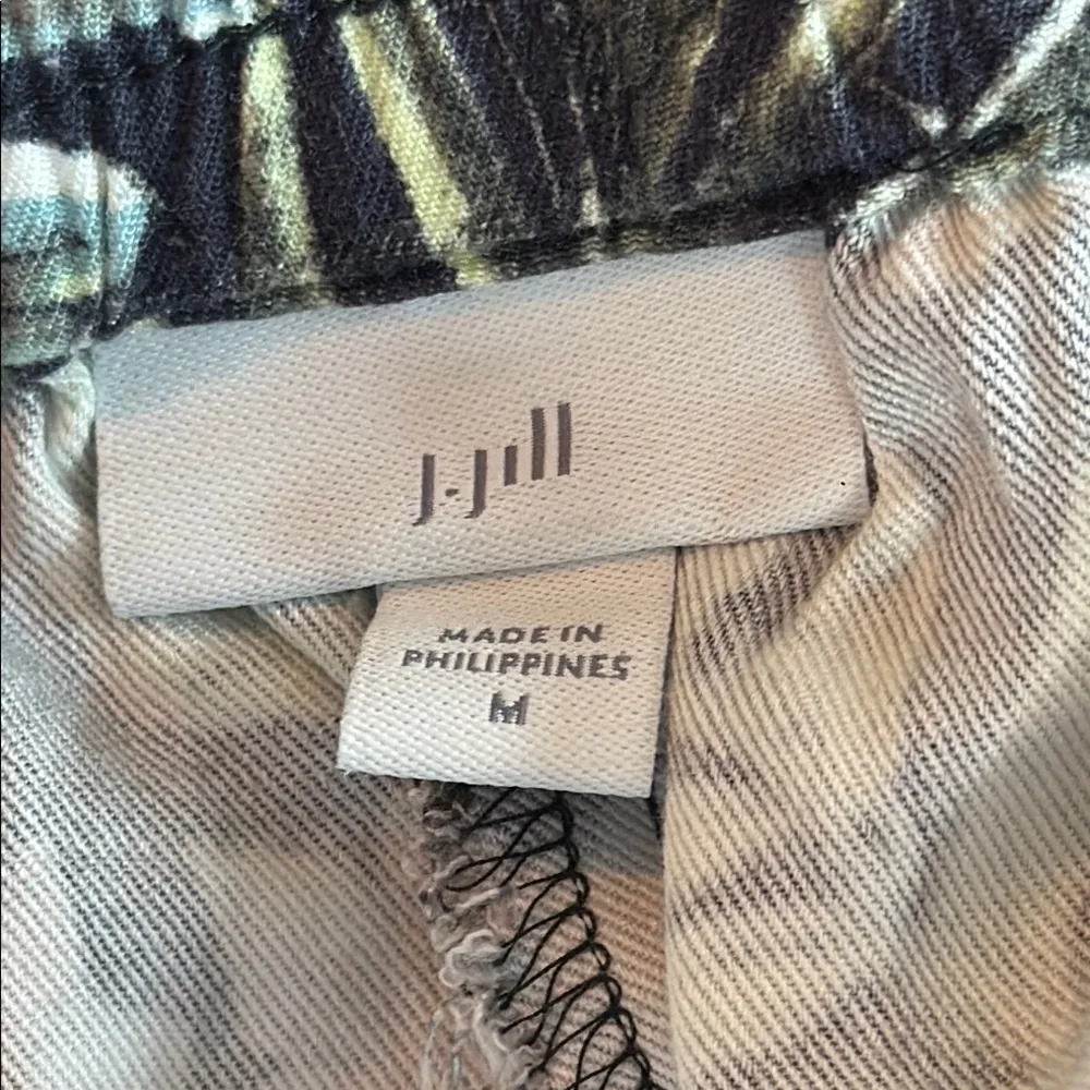 J. Jill Tropical Fruit Shorts Black Yellow Pink Print Size Medium - Image 4