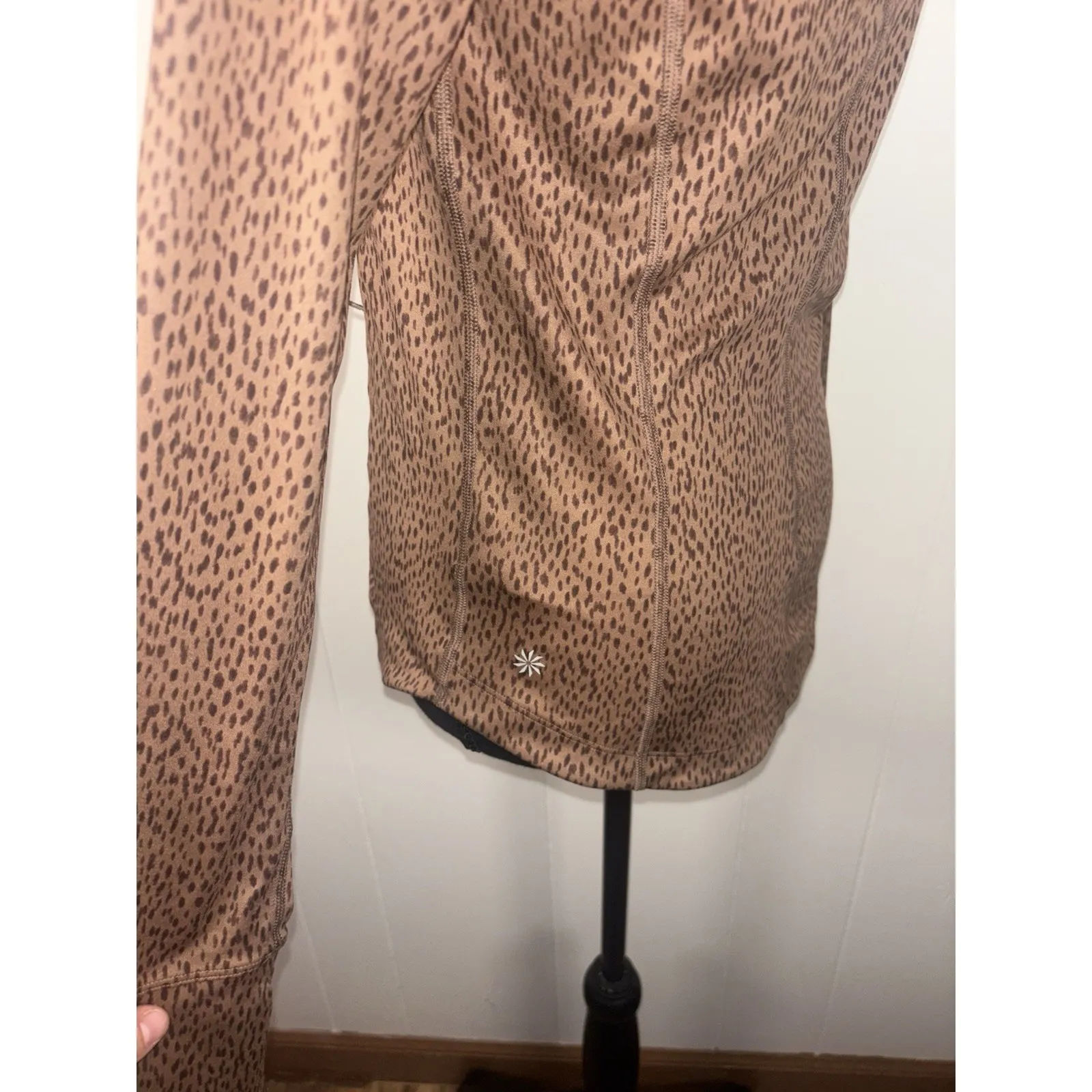 athleta Salutation‎ Jacket Shanti Animal Beige Small - Image 3