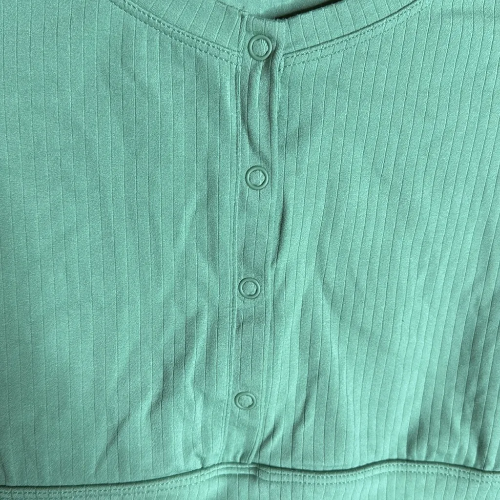 NWOT Aerie Offline Real Me Cropped Henley Ribbed Snap Tee Green Size Small - Image 8