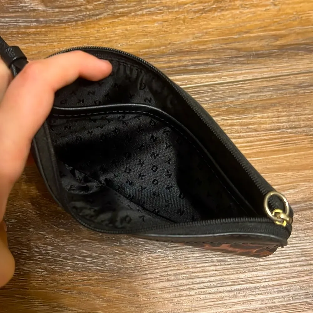 new DKNY mini purse/wallet - Image 3