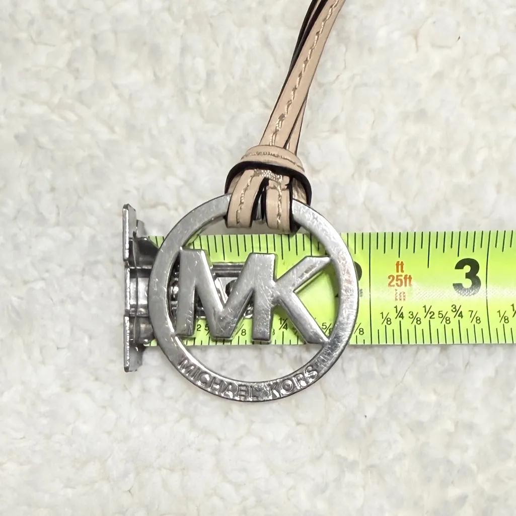 Michael Kors Vanilla Tan and Silver Bag Leather Strap
Charm EUC - Image 3
