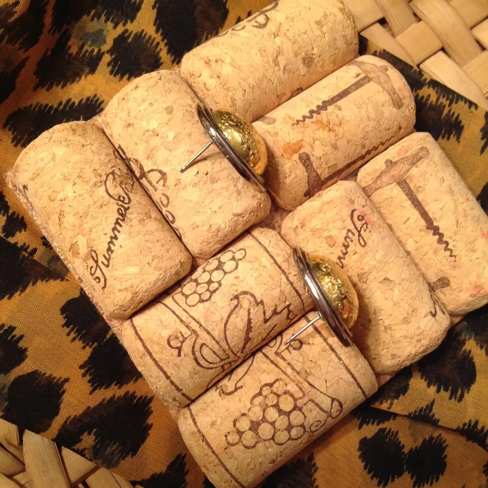 (👜Pick 3/$15) VIntage Liz Claiborne Gold Earrings - Image 4