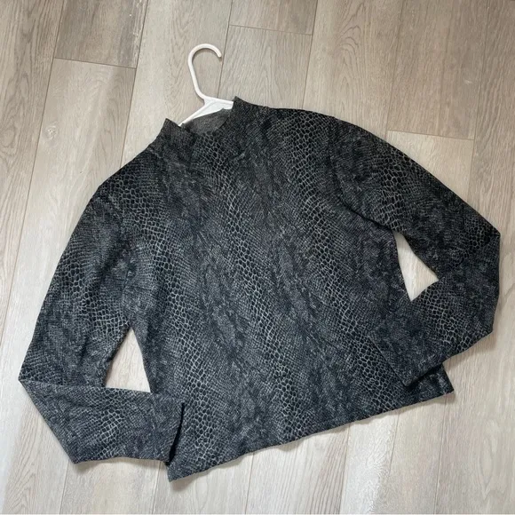 Valerie Stevens Sweater gray (medium) mockneck snakeskin wool chic knit winter - Image 1
