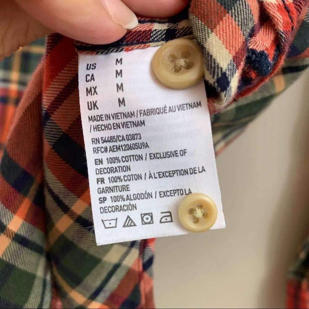 American Eagle Plaid Red/Green Button Down Long Sleeve Shirt - Image 3