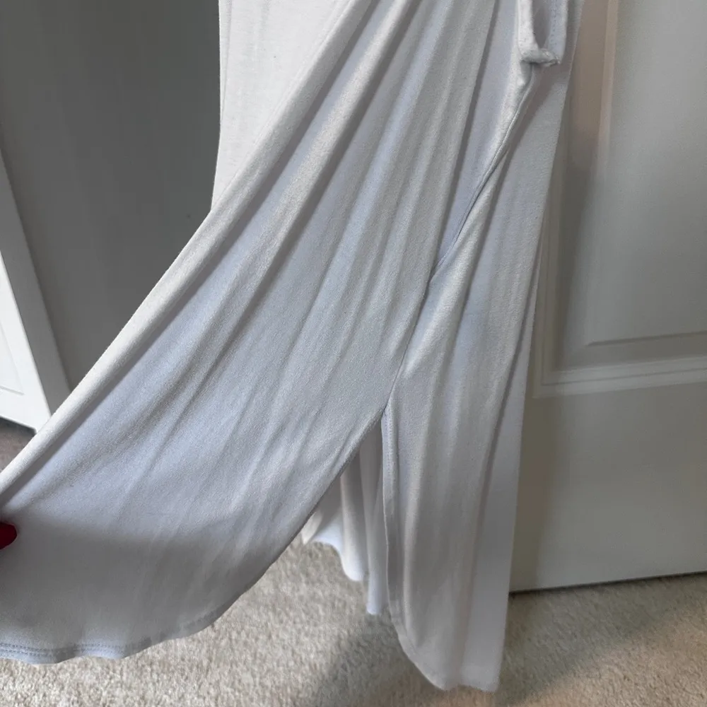 White high low slit tank - Image 2