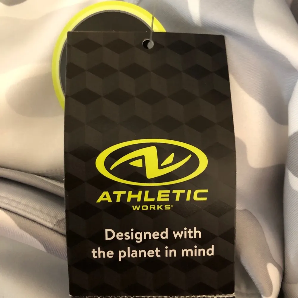 ATHLETIC WORKS Biker Shorts Size Medium 8-10 Womens Camouflage Pull On Grays New - Image 8