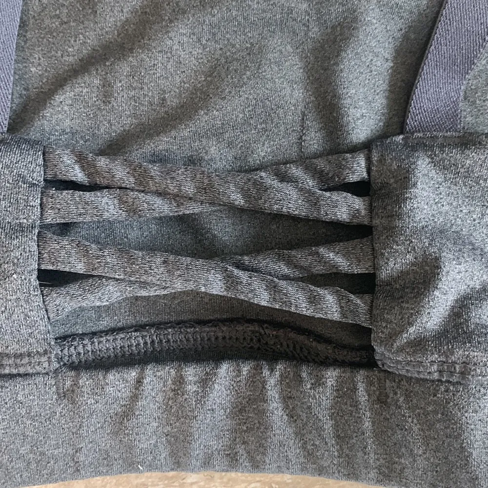 Sports Bra Gray XS Criss Cross Back - Image 8