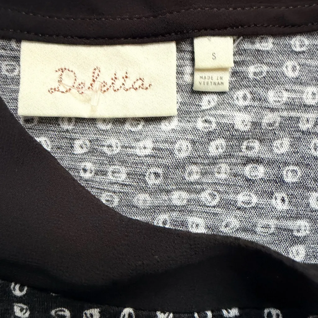 Deletta Black and White Sleeveless Blouse with Bow - Image 6