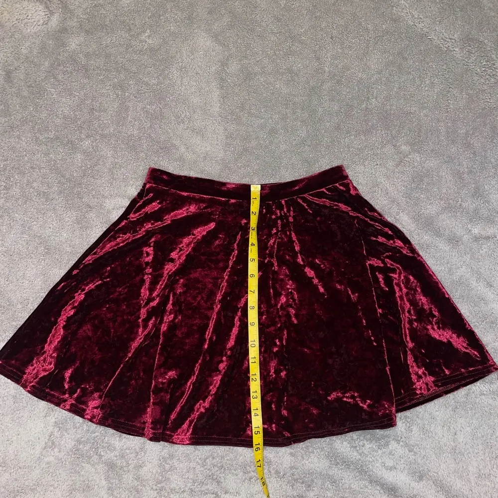 TopShop Burgundy Crushed Velvet Skater Skirt size 6 - Image 4