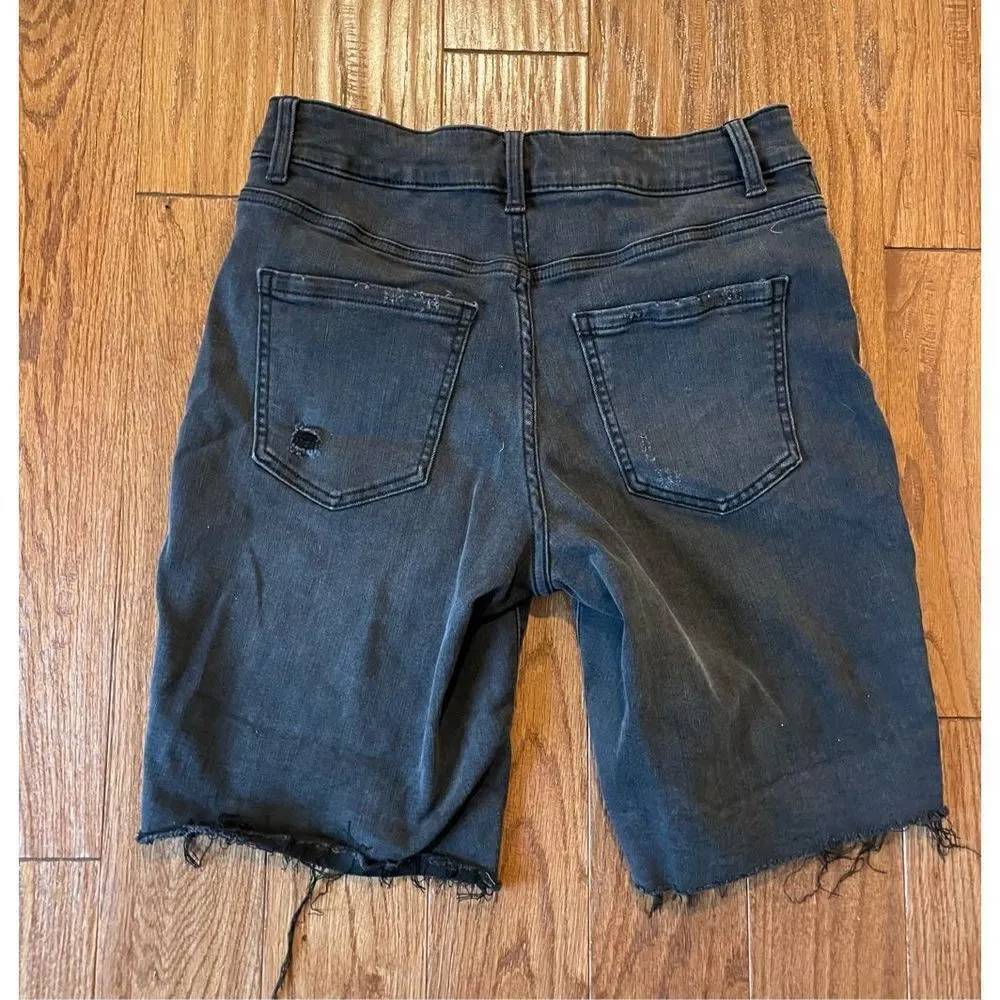 Time and tru black distressed Bermuda button fly shorts 8 Black - Image 9