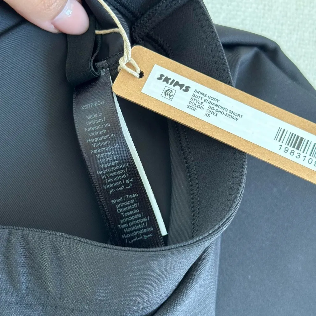 NWT Skims Body Butt Enhancing Short in Onyx, size XS - Image 6