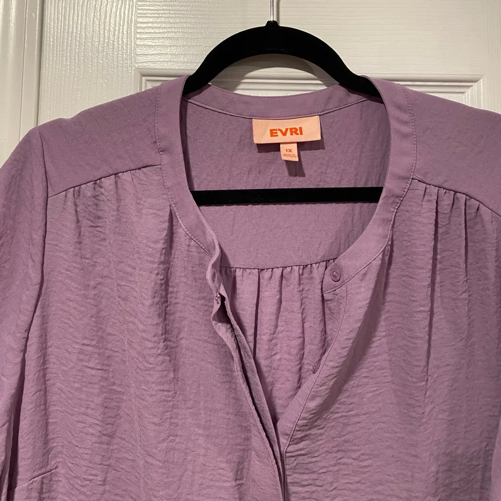 Evri Size 1X Lavender V Neck Rolled Short Sleeve Lightweight Flowy Top Purple - Image 2