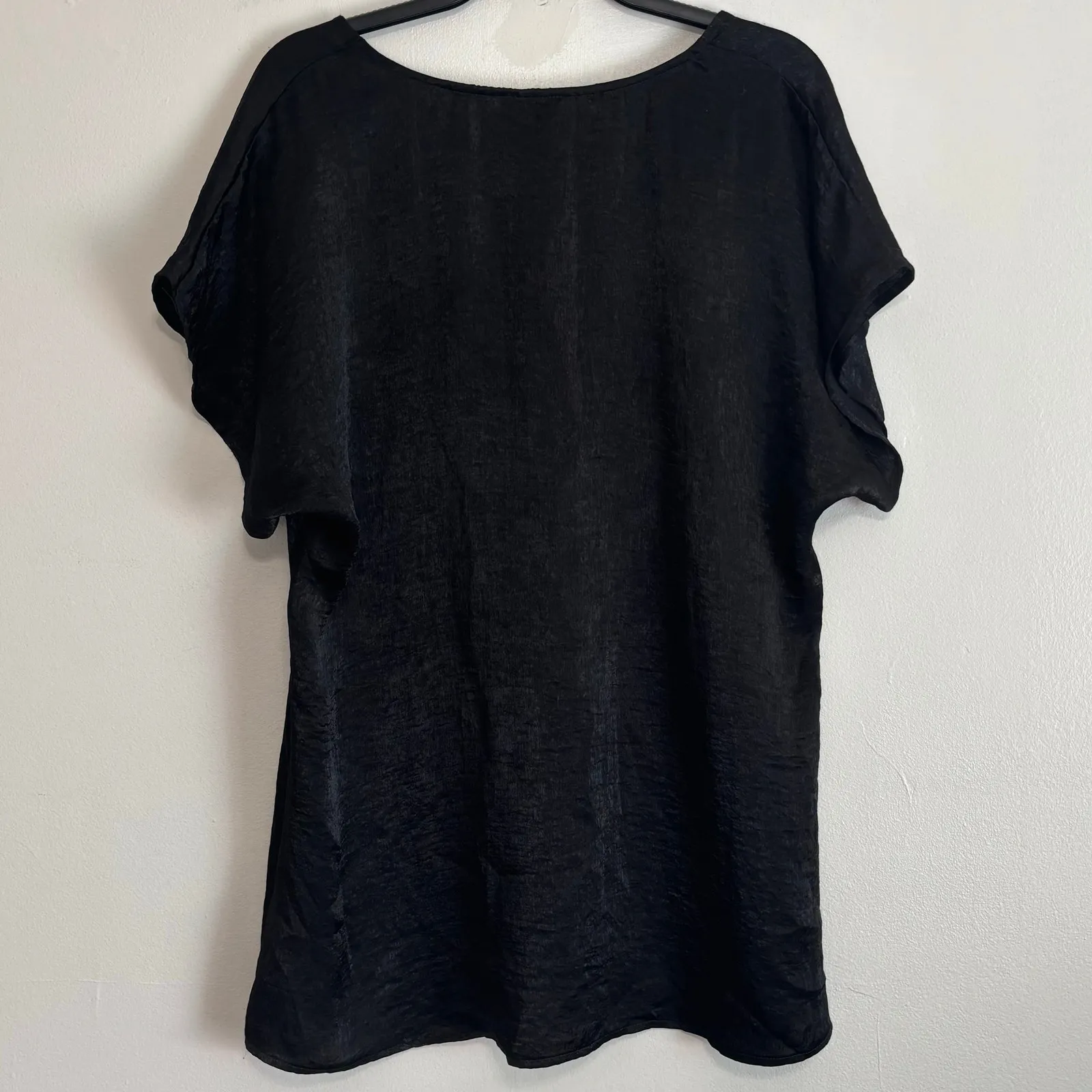 Show Me Your MuMu Black V-Neck Cap Sleeve Top Size Medium - Image 2