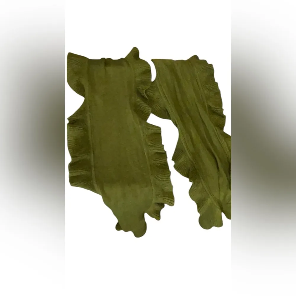 Elegant Olive Ruffled Scarf Green - Image 2
