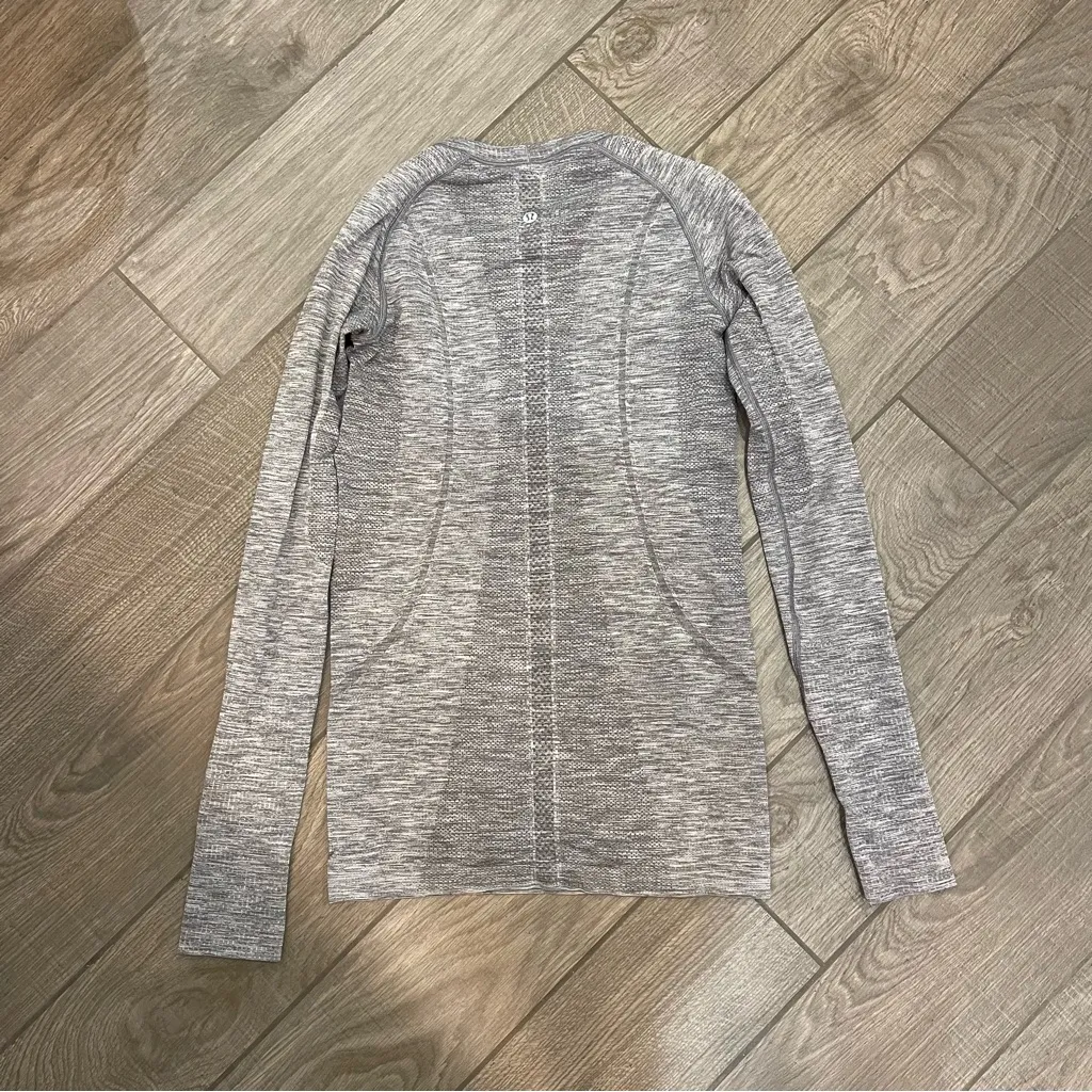 Lululemon Swiftly Tech Long Sleeve Shirt Grey - Image 3