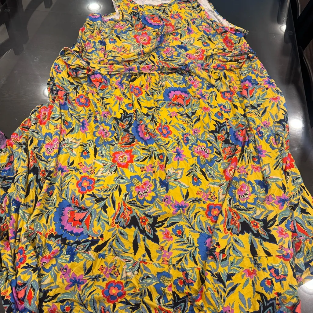 Multicolor Bikini Set with Black Bottoms and coverup dress - Image 6