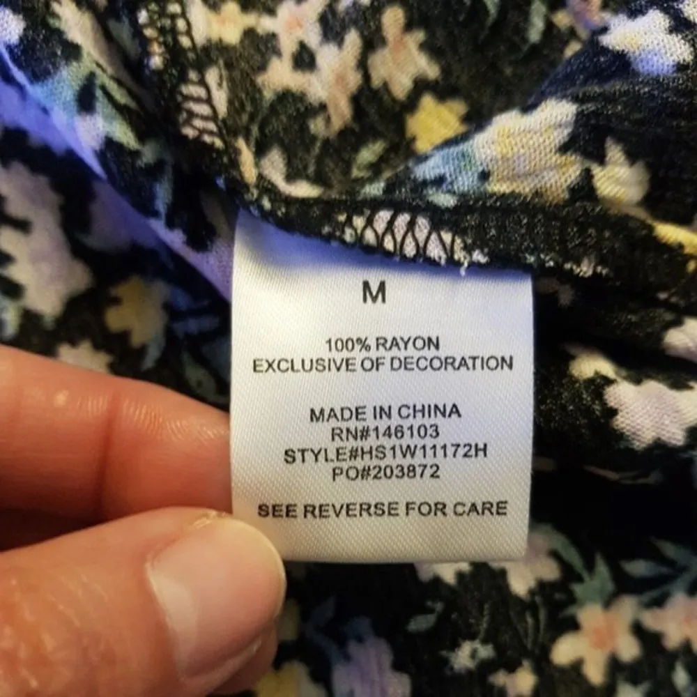 Hippie Rose  Sleeveless Blouse Top Americana Woven Tank Size Medium Floral Black - Image 7