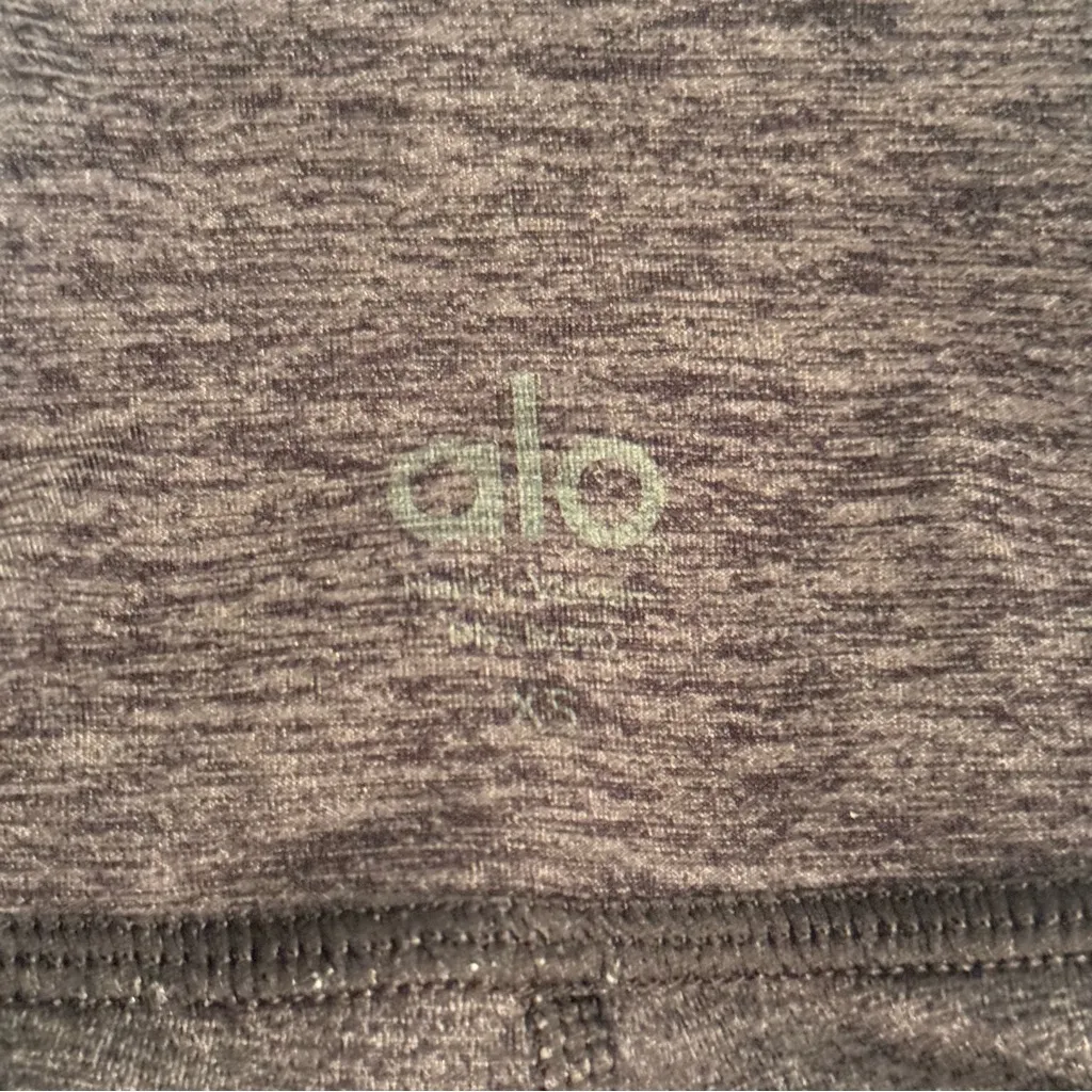 Alo Yoga Alosoft Colorblock Momentum Leggings in Gray - Image 4