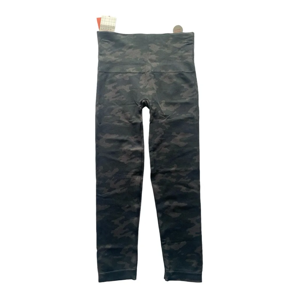 Spanx Seamless Women’s‎ Black Camo Cropped Length LeggingsSize M - Image 5