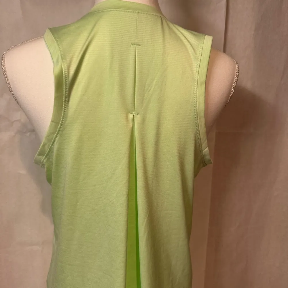 Columbia Women's Mint Green Sleeveless Top - Image 12