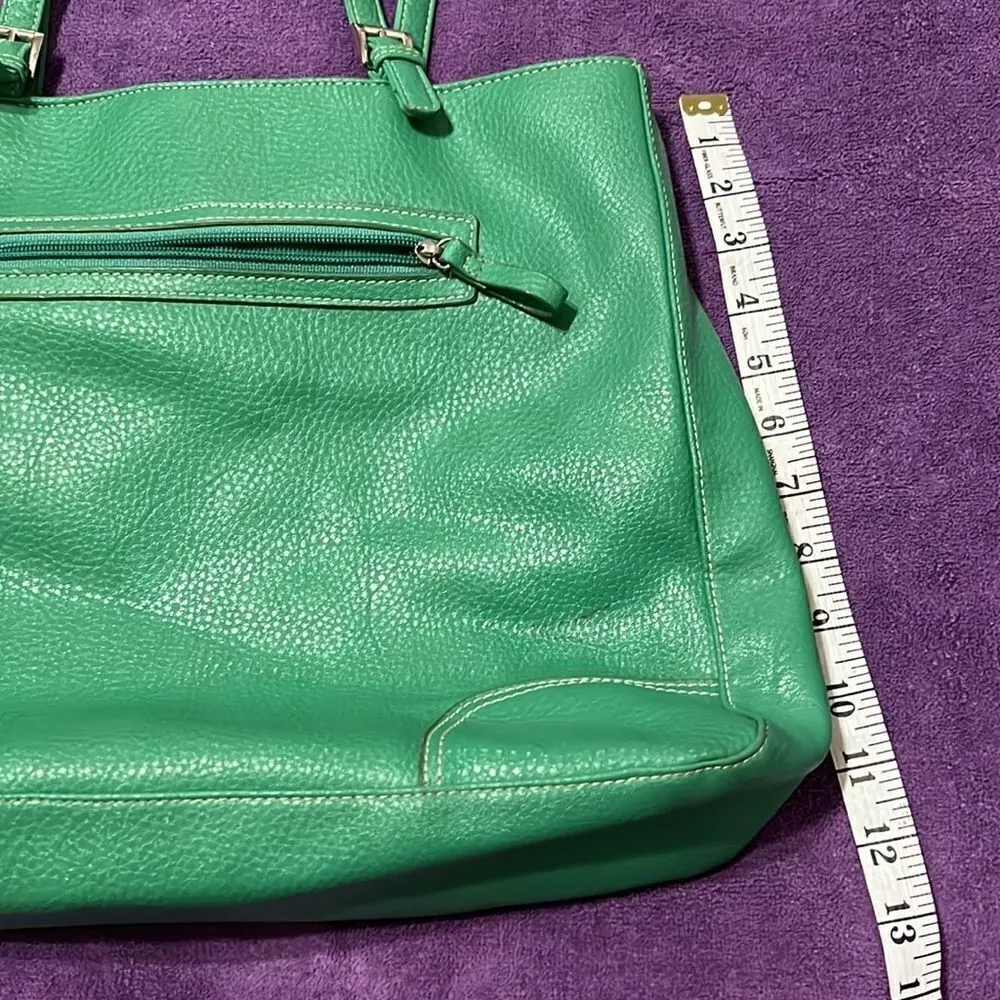 Liz Claiborne bright green Rita bag w/ attached card holder/coin purse GUC - Image 5