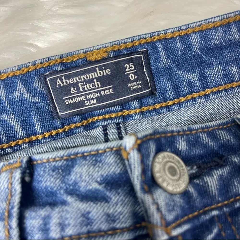 Abercrombie & Fitch Simone High Rise Slim Leg Jeans Size 25 - Image 2