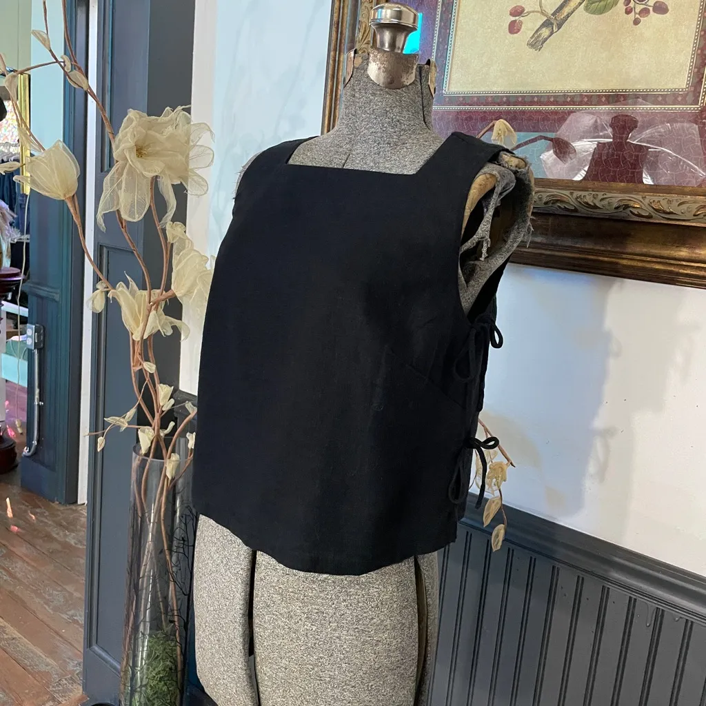 NWT Abercrombie & Fitch Linen Blend Apron Tie Side Cropped Black Tank - XS 💚🎀 - Image 3