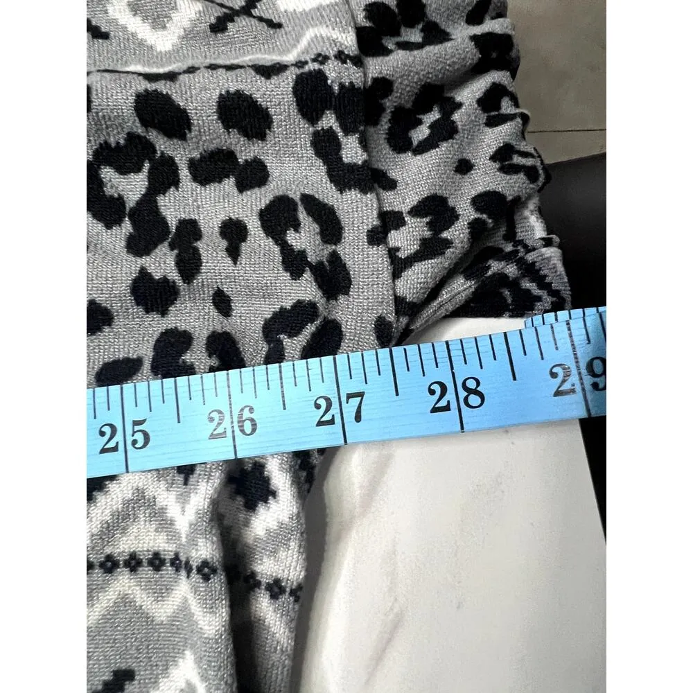 Honeyme Curvy Soft Geometric and Animal Print Sweater with Cork Buttons Hoodie - Image 8