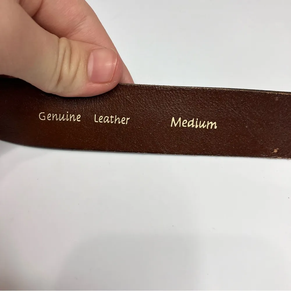 Fossil studded genuine leather belt size medium - Image 3