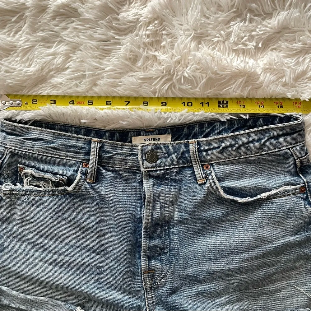 GRLFRND Jourdan denim cutoff shorts in get close - Image 2