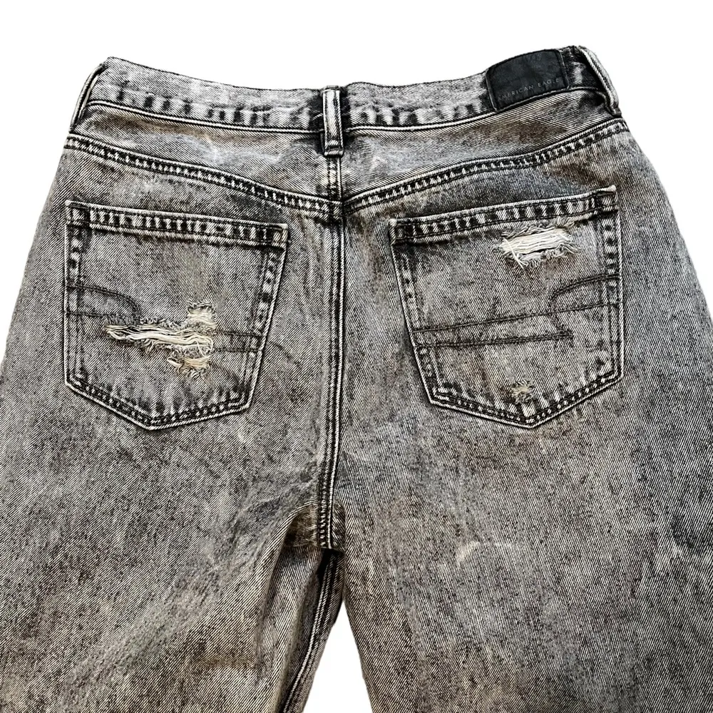 American Eagle Grey Acid Wash Distressed Mom Jeans, Sz 8 - Image 6